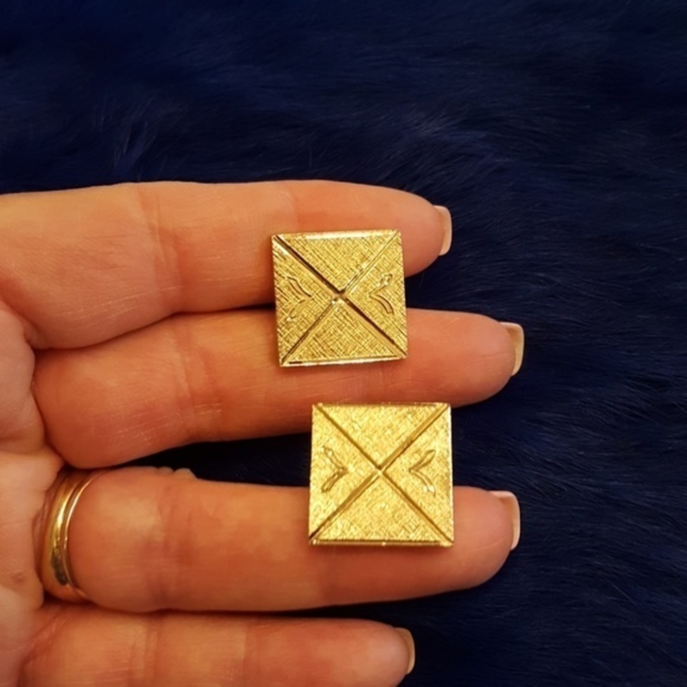 MEN'S GOLD TONE "X" CUFFLINKS
